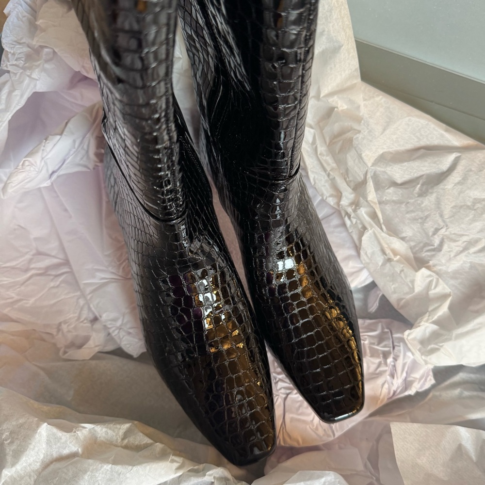 ❤️ NWT ANTONIO MELANI Black Crocodile-Embossed Heeled Boots size 7